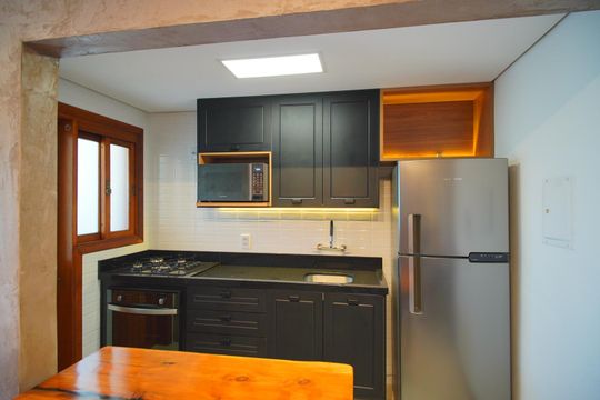 Cozinha de kitnet/studio para alugar com 1 quarto, 45m² em Independência, Porto Alegre