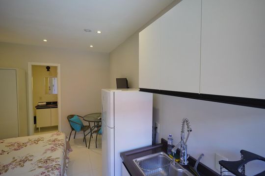 Cozinha de apartamento para alugar com 1 quarto, 30m² em Santo Antonio de Lisboa, Florianópolis