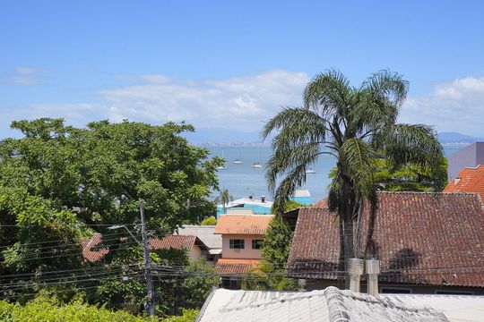 Vista de kitnet/studio para alugar com 1 quarto, 26m² em Santo Antonio de Lisboa, Florianópolis