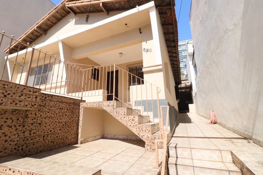 Quintal de casa à venda com 3 quartos, 245m² em Centro, Osasco