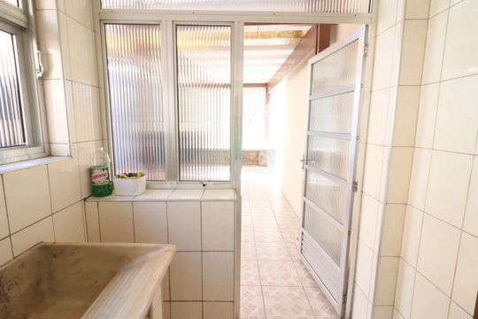 Área de Serviço de casa à venda com 3 quartos, 245m² em Centro, Osasco