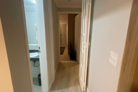 Corredor de apartamento à venda com 2 quartos, 93m² em Vila Madalena, São Paulo