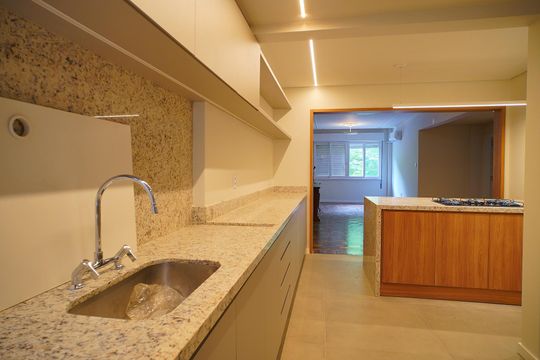 COZINHA  de apartamento à venda com 3 quartos, 127m² em Santana, Porto Alegre
