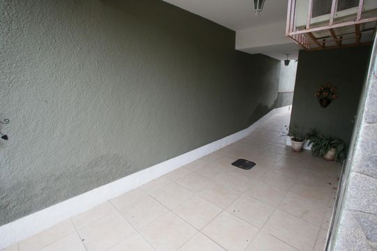 Garagem de casa à venda com 6 quartos, 440m² em Taquara, Rio de Janeiro