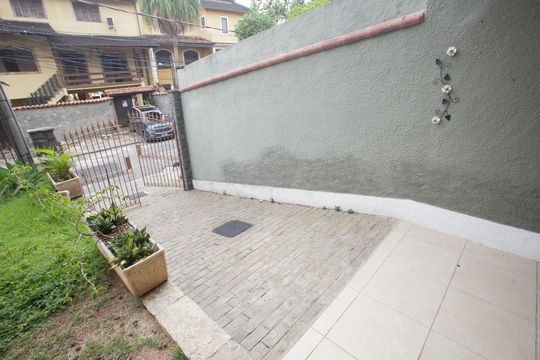 Garagem de casa à venda com 6 quartos, 440m² em Taquara, Rio de Janeiro