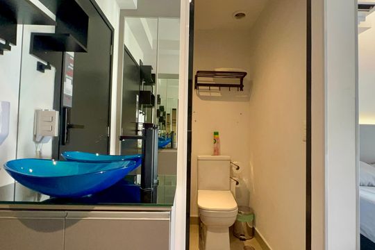Banheiro de kitnet/studio para alugar com 1 quarto, 20m² em Pinheiros, São Paulo