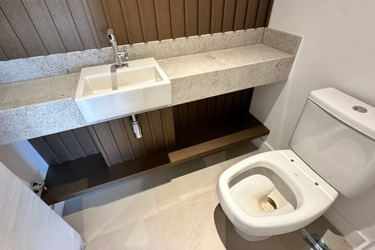 Lavabo de apartamento à venda com 4 quartos, 156m² em Barra da Tijuca, Rio de Janeiro
