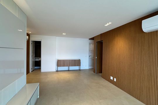 Sala de apartamento à venda com 4 quartos, 156m² em Barra da Tijuca, Rio de Janeiro