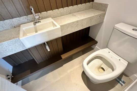 Lavabo de apartamento à venda com 4 quartos, 156m² em Barra da Tijuca, Rio de Janeiro