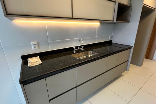 Cozinha de apartamento à venda com 4 quartos, 156m² em Barra da Tijuca, Rio de Janeiro