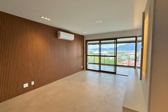 Sala de apartamento à venda com 4 quartos, 156m² em Barra da Tijuca, Rio de Janeiro