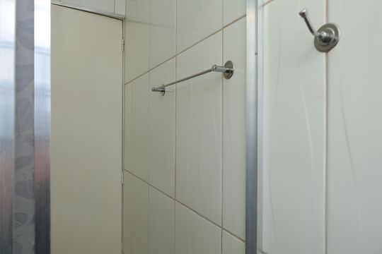 Banheiro de apartamento à venda com 2 quartos, 45m² em Parada Xv de Novembro, São Paulo