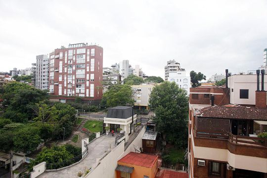 Sala Vista de apartamento à venda com 3 quartos, 110m² em Mont’serrat, Porto Alegre