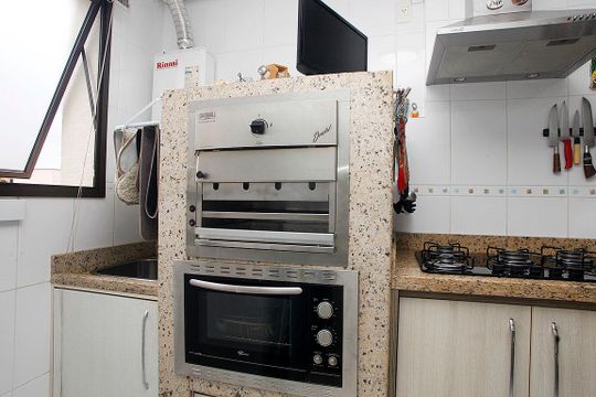 Cozinha + Área de Serviço de apartamento à venda com 3 quartos, 110m² em Mont’serrat, Porto Alegre