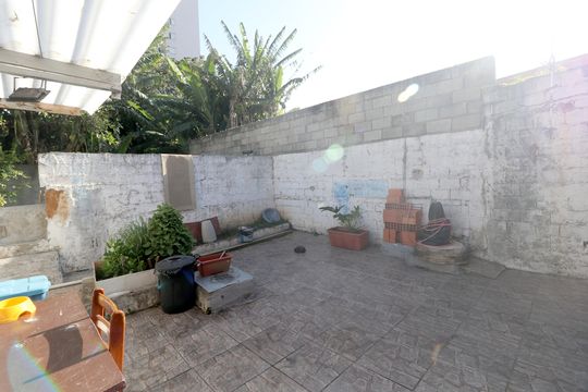 Quintal de casa à venda com 3 quartos, 180m² em Jardim Santo André, Santo André