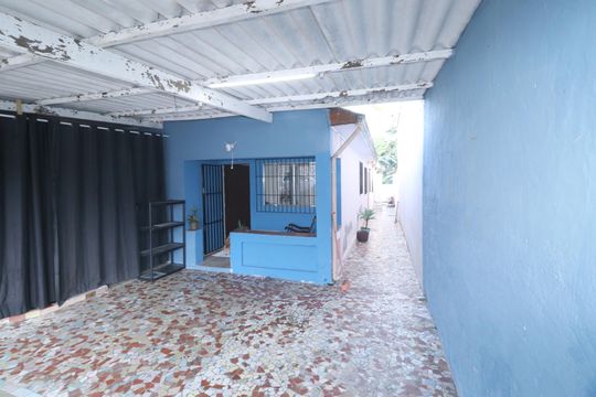 Garagem de casa à venda com 3 quartos, 180m² em Jardim Santo André, Santo André