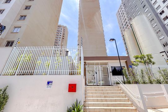 Fachada com Plaquinha de apartamento à venda com 1 quarto, 29m² em Guaiauna, São Paulo