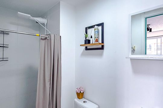 Banheiro de apartamento à venda com 1 quarto, 29m² em Guaiauna, São Paulo