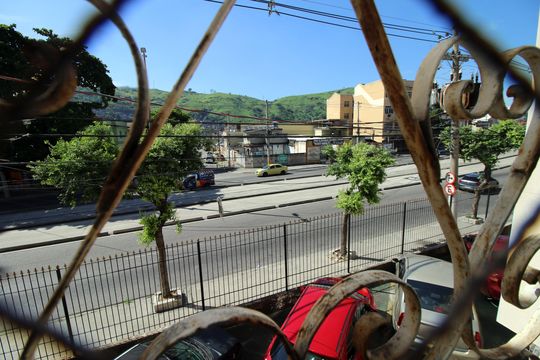 Vista da Sala de apartamento à venda com 2 quartos, 70m² em Vaz Lobo, Rio de Janeiro