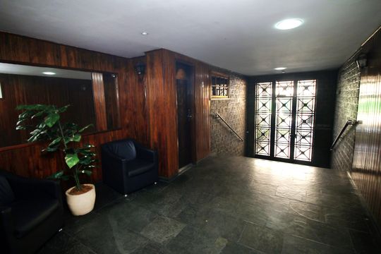 Área comum - Hall de Entrada de apartamento à venda com 2 quartos, 70m² em Vaz Lobo, Rio de Janeiro