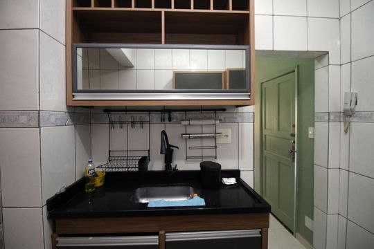 Cozinha de apartamento à venda com 2 quartos, 70m² em Vaz Lobo, Rio de Janeiro