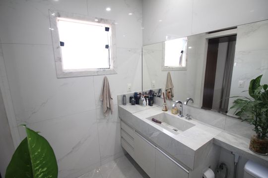 Suite Quarto 2 de casa à venda com 5 quartos, 186m² em Jk, Contagem