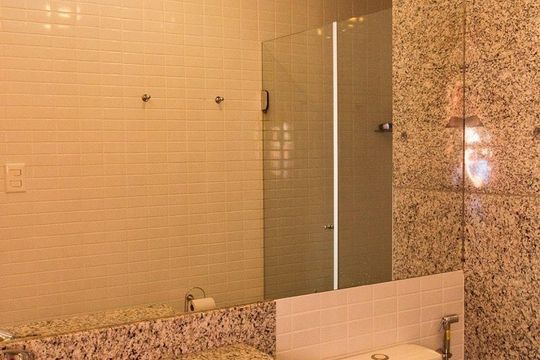 Banheiro de apartamento à venda com 4 quartos, 220m² em Vila da Serra, Nova Lima