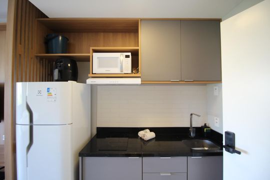 Cozinha de kitnet/studio à venda com 1 quarto, 25m² em Boa Vista, Porto Alegre