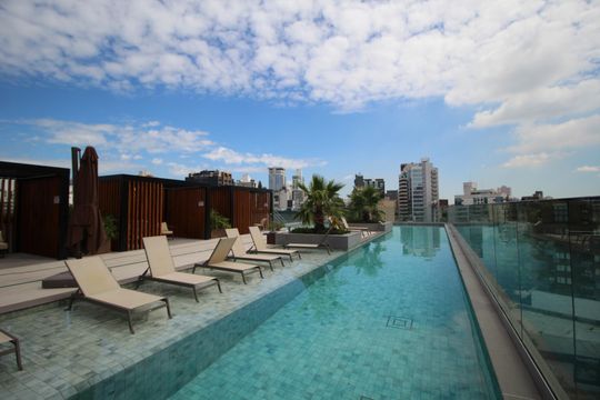 Área comum - Piscina de kitnet/studio à venda com 1 quarto, 25m² em Boa Vista, Porto Alegre