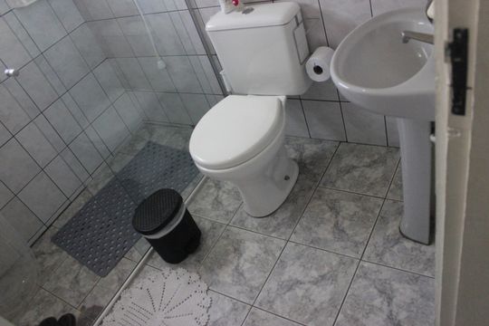 Banheiro de casa para alugar com 2 quartos, 65m² em Jardim Rosa de Franca, Guarulhos
