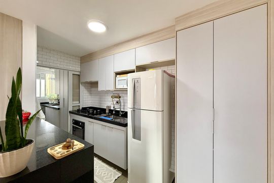 Cozinha de apartamento para alugar com 2 quartos, 84m² em Santo Amaro, São Paulo