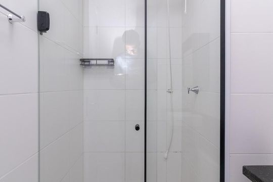 Banheiro de apartamento à venda com 1 quarto, 28m² em Vila Penteado, São Paulo