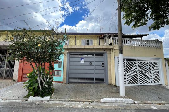 Fachada + Placa de casa à venda com 2 quartos, 102m² em Aricanduva, São Paulo