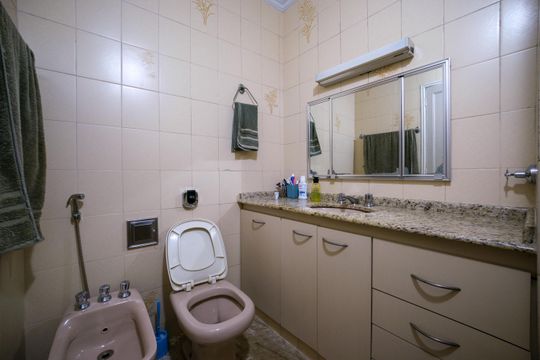 Banheiro de apartamento para alugar com 3 quartos, 105m² em Maracanã, Rio de Janeiro