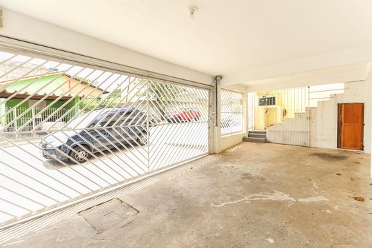 Garagem de casa à venda com 3 quartos, 100m² em Vila Campanela, São Paulo