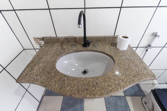 Banheiro de casa à venda com 3 quartos, 100m² em Vila Campanela, São Paulo
