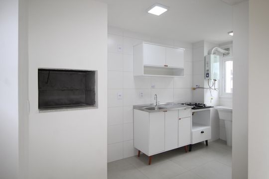 Cozinha de apartamento à venda com 2 quartos, 60m² em Jardim Sabará, Porto Alegre