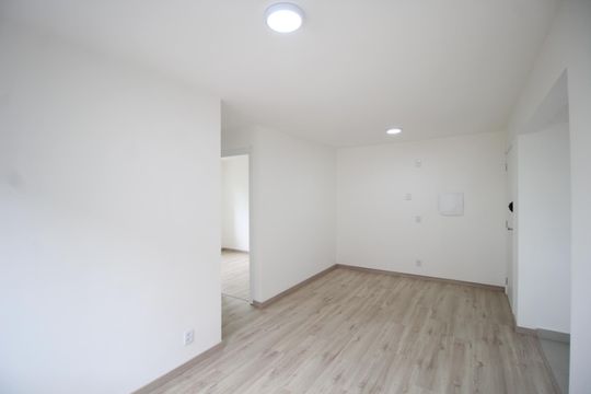 Sala de apartamento à venda com 2 quartos, 60m² em Jardim Sabará, Porto Alegre