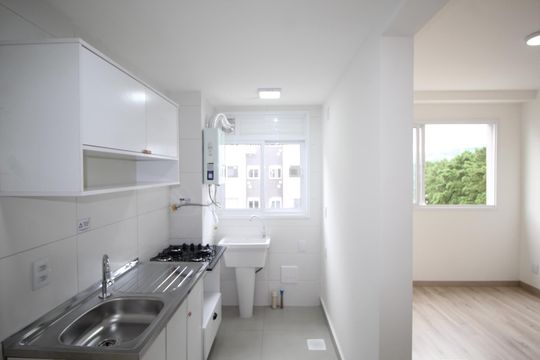 Cozinha de apartamento à venda com 2 quartos, 60m² em Jardim Sabará, Porto Alegre
