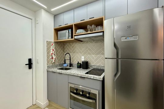 Cozinha de kitnet/studio para alugar com 0 quarto, 24m² em Vila Cordeiro, São Paulo