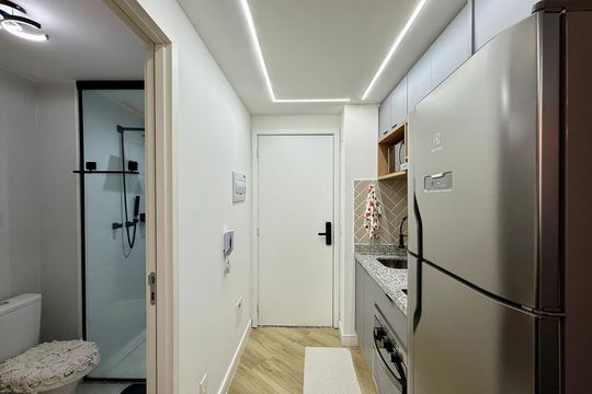 Cozinha de kitnet/studio para alugar com 0 quarto, 24m² em Vila Cordeiro, São Paulo