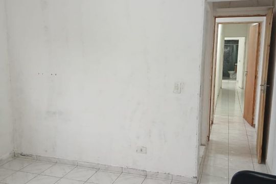 Quarto de casa à venda com 6 quartos, 240m² em Vila Uniao (zona Leste), São Paulo