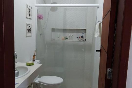 Banheiro de casa à venda com 2 quartos, 185m² em Guaratiba, Rio de Janeiro