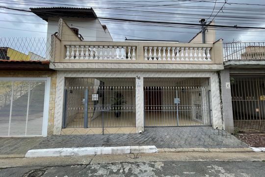 Fachada de casa à venda com 3 quartos, 202m² em Jardim de Lorenzo, São Paulo