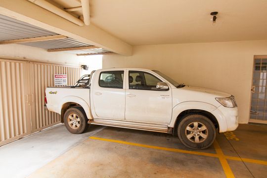 Garagem de apartamento para alugar com 2 quartos, 47m² em Santa Mônica, Uberlândia