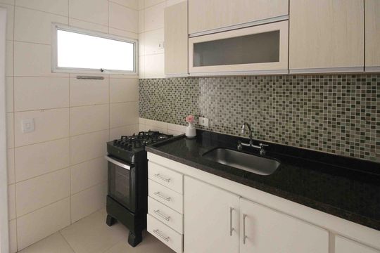 Cozinha de casa de condomínio à venda com 2 quartos, 80m² em Jardim Colorado, São Paulo