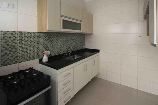 Cozinha de casa de condomínio à venda com 2 quartos, 80m² em Jardim Colorado, São Paulo