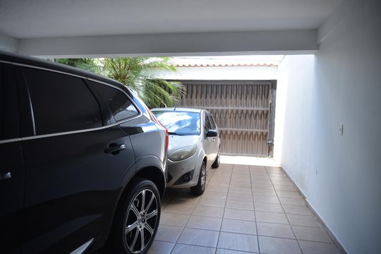 Garagem de casa para alugar com 3 quartos, 274m² em Parque Novo Oratório, Santo André