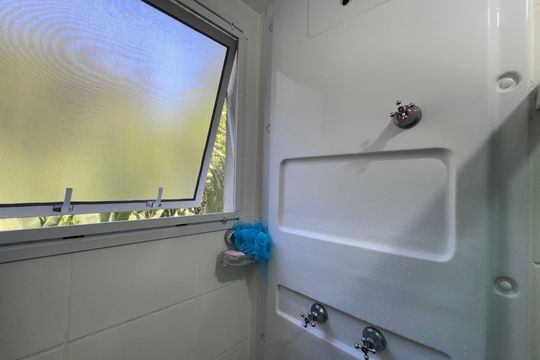 Banheiro Social de apartamento à venda com 2 quartos, 44m² em Vargem Grande, Rio de Janeiro