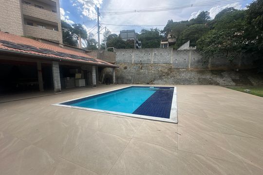Piscina de casa à venda com 4 quartos, 300m² em Jardim Paula, Santana de Parnaíba